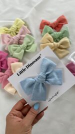 LINEN BOWS ✨
Nuestros moños de lino son los favoritos y nuestro “BEST SELLER” los tenemos disponibles en 20 colores disponibles y 3 tamaños diferentes que les encantarán. 

✨Visita nuestra tienda en línea www.littledinosaur.com.mx 
✨10% de descuento en n tu primera compra 
✨Envíos a todo México 
✨Hasta 3 meses sin intereses 

#littledinosaurbows #bows #moños #linenbows #moñosdelino #moñosparaniñas #handmade #hechoamano